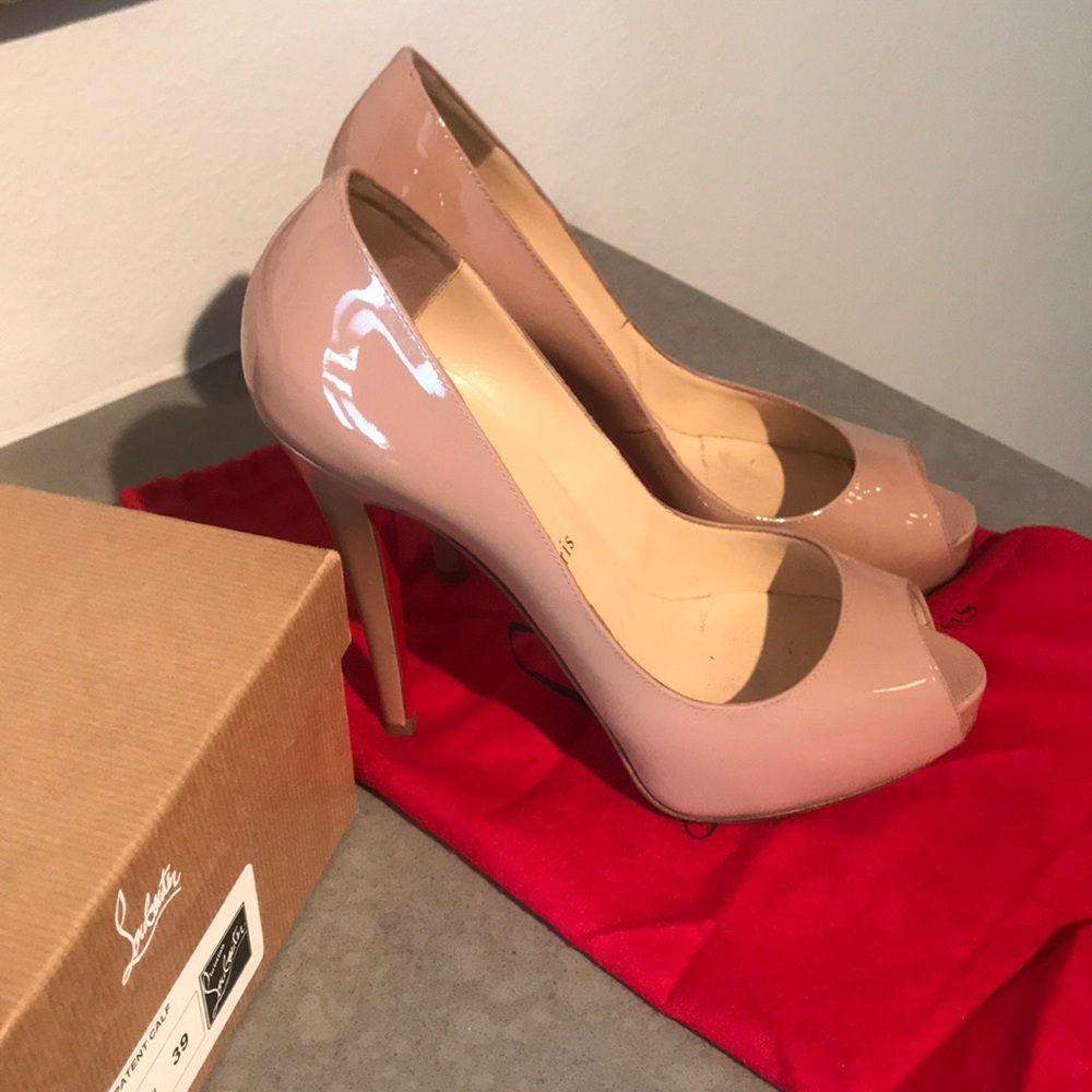 Very Prive 120 Nude Christian Louboutin Peeptoe